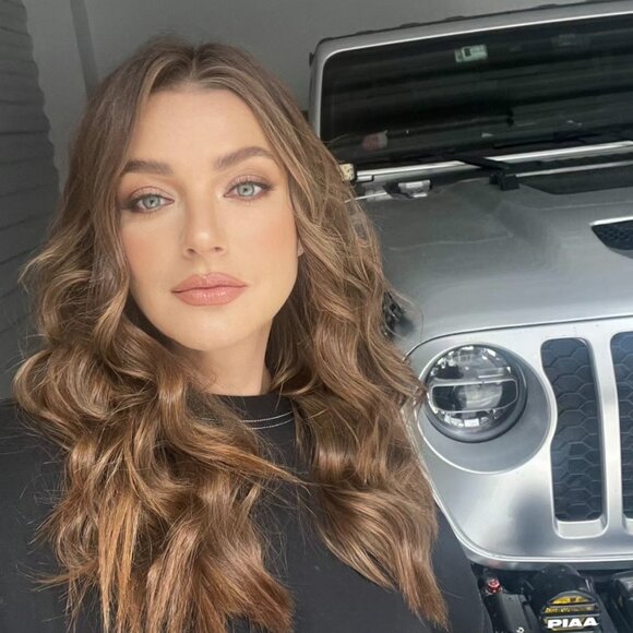 Meet the Posher Other - Meet your Posher, Connie